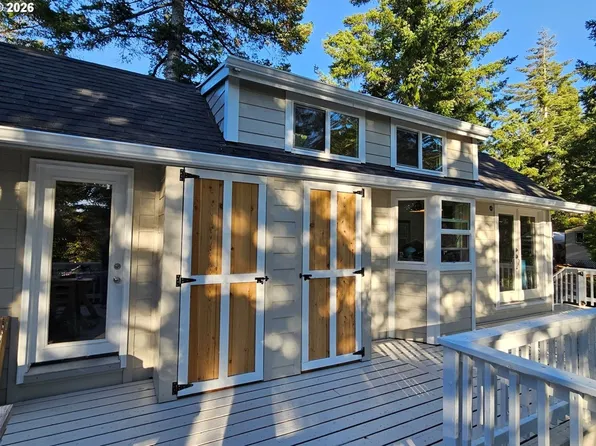 39 Easy St, Florence, OR 97439