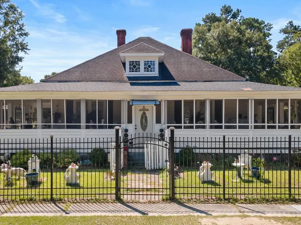 319 W Marion St., Mullins, SC 29574