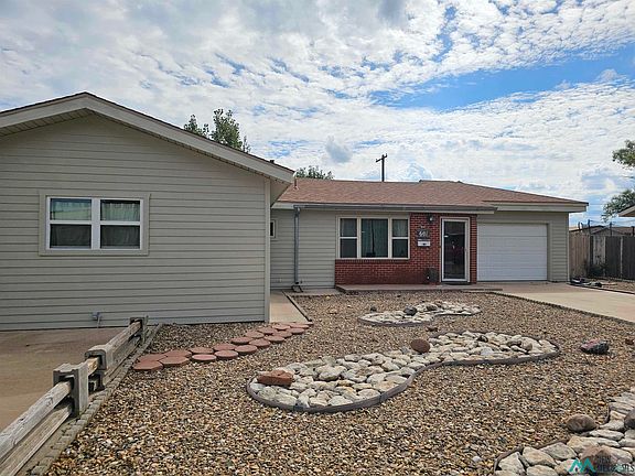 2nd image of 601 Sandia Dr