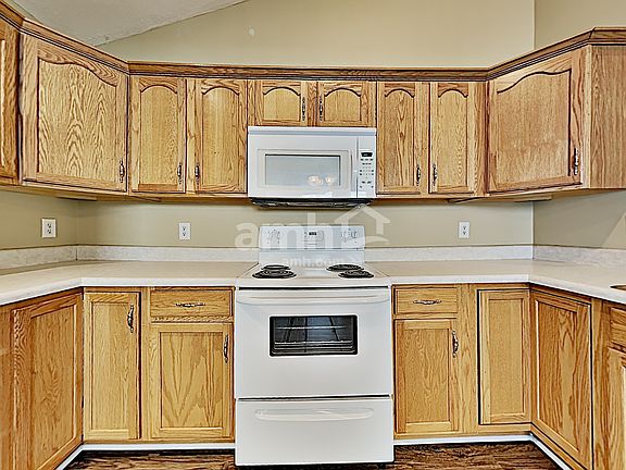4th image of 2926 Titanium Ln