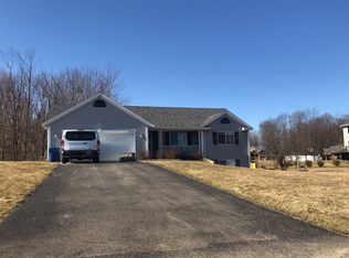 2076 Winston View Dr NE, Cedar Springs, MI