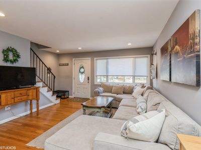 13 Collins Place, Huntington Station, NY, 11746