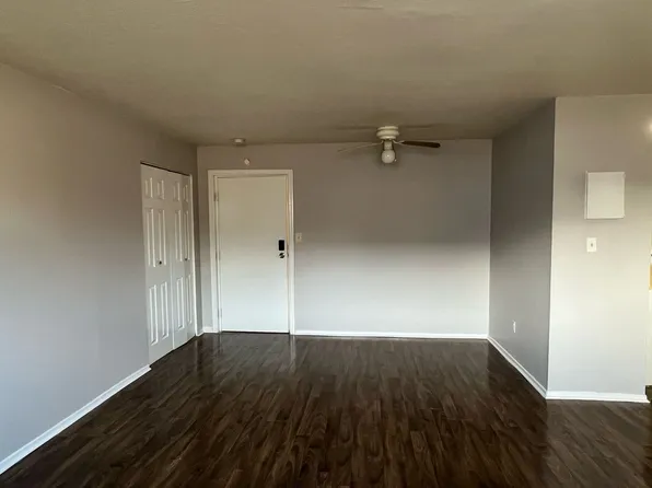 Affordable Apartment Living in Prime Cleveland Location!