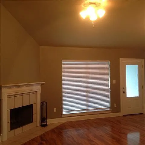 3 bed, 2.0 bath, 1650 sqft, $1,750 — Photo 3
