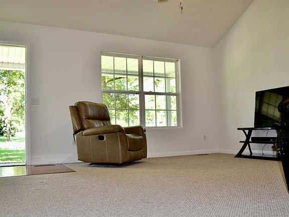 5th image of 105 Eagle Haven Dr