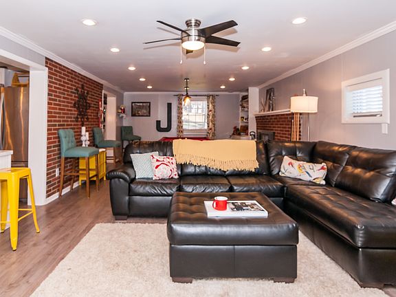 3rd image of 8215 Elm Dr
