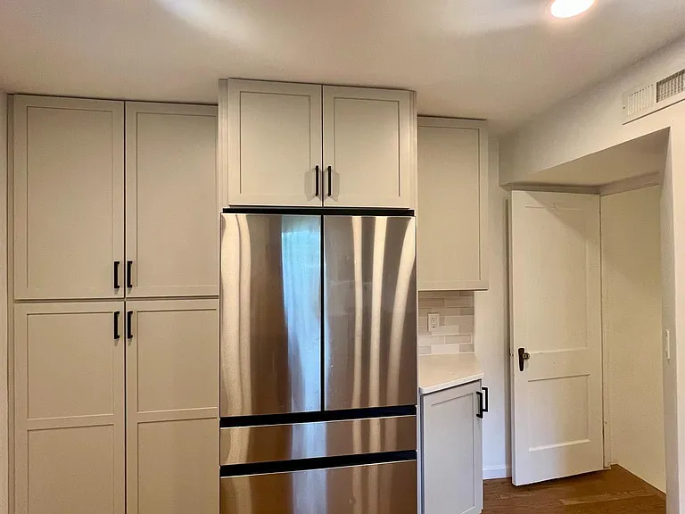 1008 Bashford Ln — Photo 9