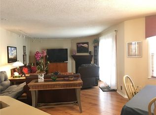 25 Sandpiper Dr, Parlin, NJ 08859