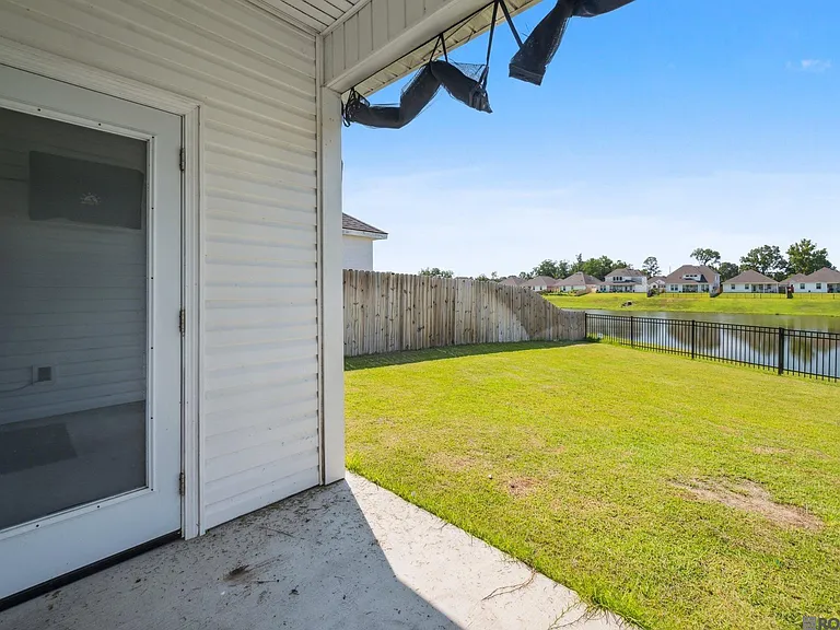 13622 Bellacosa Ave — Photo 17