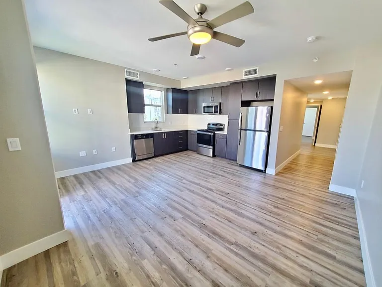 Amo Apartments Little Italy — Photo 36