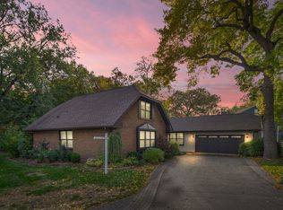 6 Fieldstone Rd, Rolling Meadows, IL 60008