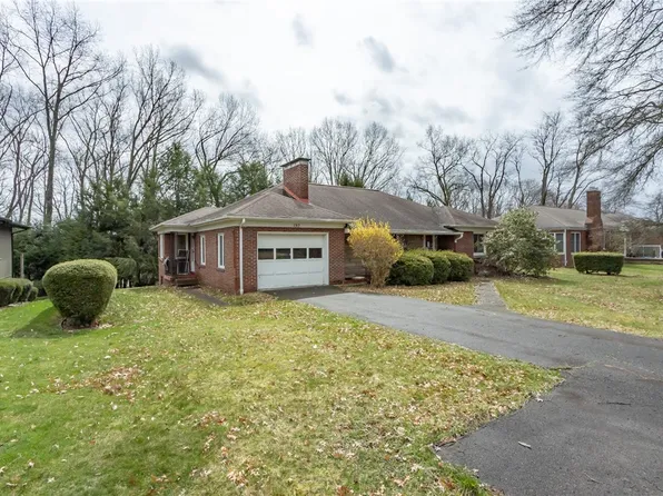 193 S 3rd Ave, Clarion, PA 16214