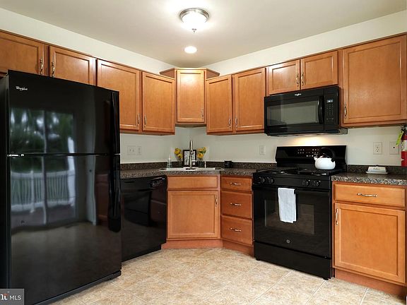 2nd image of 222 Amberleigh Ln