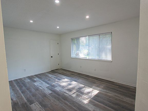 5th image of 8447 Lowell Ave #B