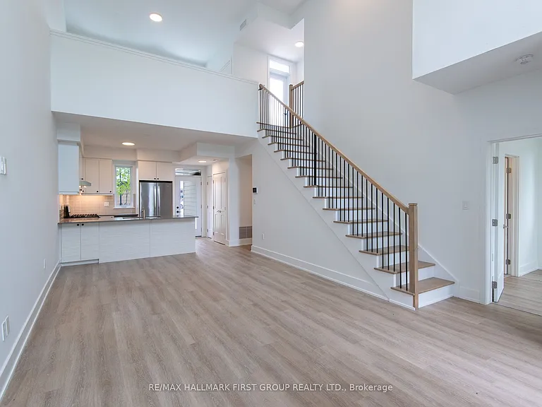 19 West St N #7 — Photo 5