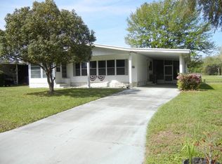 1051 Capella Dr, Tavares, FL 32778