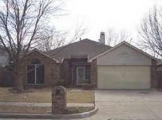 936 Tennis Villa Dr, Arlington, TX 76017