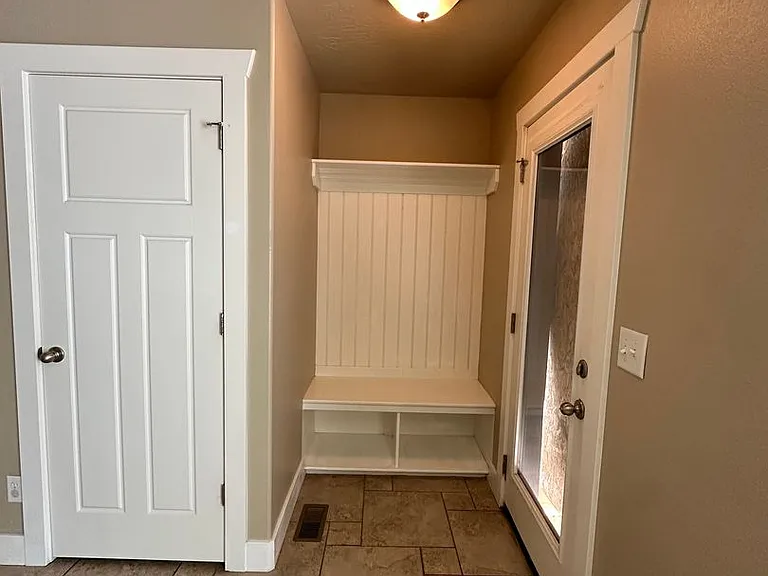 1003 N Independence Ave — Photo 19