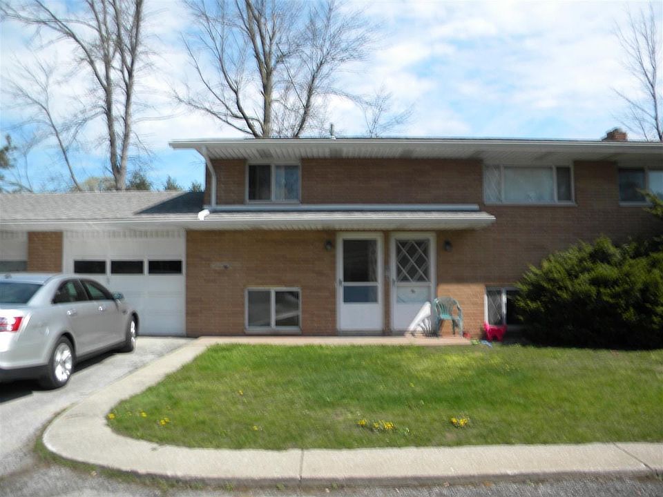 1st image of 616 Gerald Ct APT C