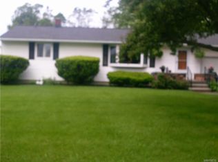 5932 Tuscarora Rd, Niagara Falls, NY 14304