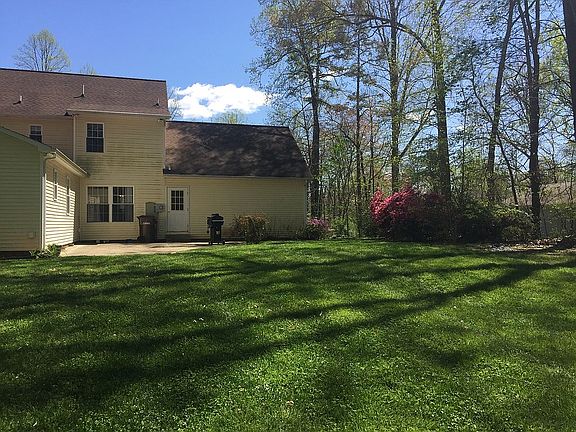 2nd image of 2735 Crescent Hill Ct