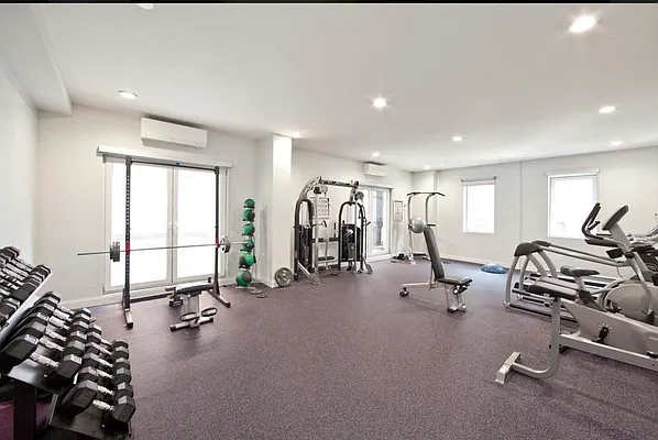 Rented by 18 REALTY | media 7