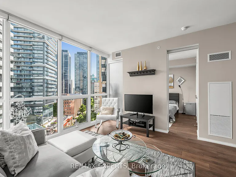 45 Charles St E #1509 — Photo 10