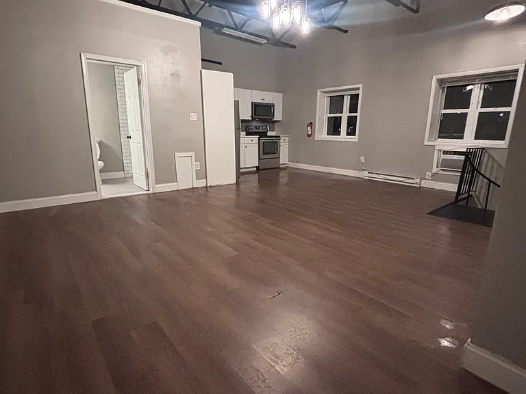 110 Railroad Ave #7 — Photo 6