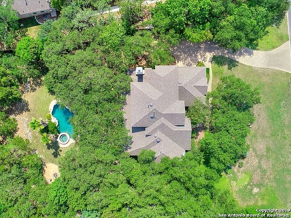 4th image of 608 Pinon Blvd