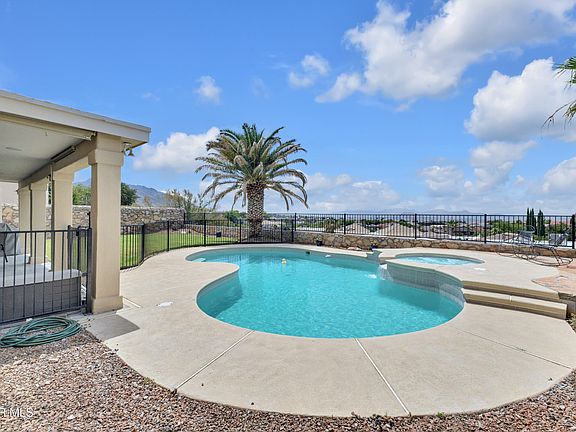 3rd image of 6476 Calle Placido Dr