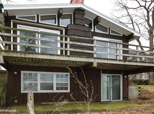 1995 Skyline Dr, Stoughton, WI 53589