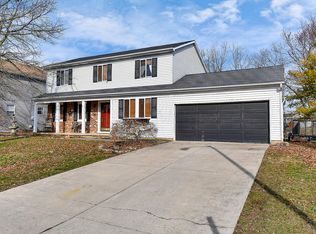 2362 Clover Blossom Ct, Grove City, OH
