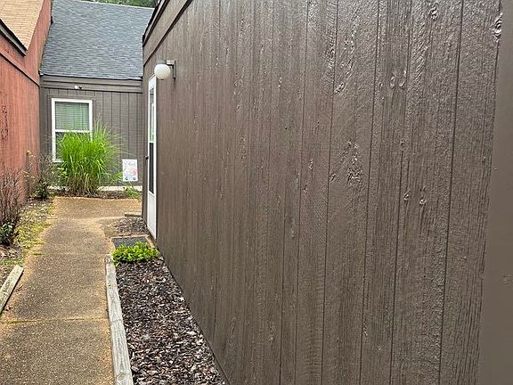2nd image of 3636 Beechollow Dr #3636