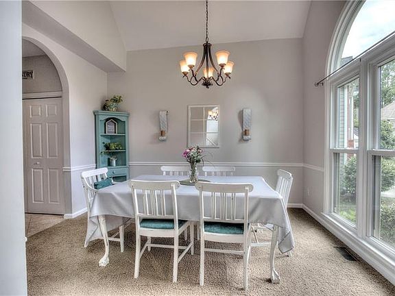 2nd image of 375 Yonah Cir