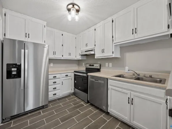 2080 Woodlawn Dr SW Unit 2080, Huntsville, AL 35802