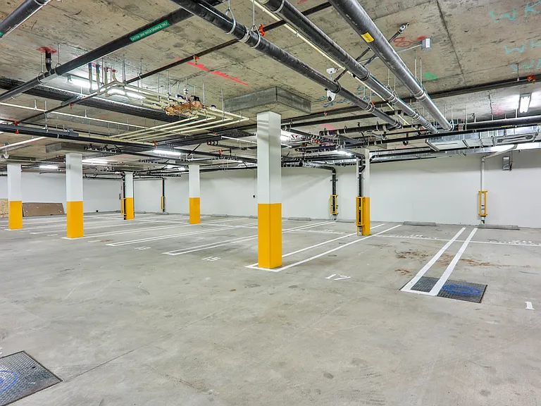 900 N Wilcox Ave #105 — Photo 53