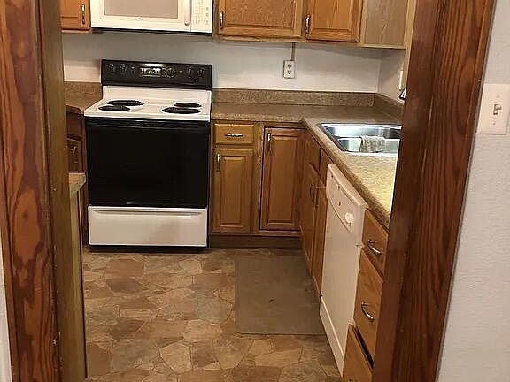 4th image of 215 Dunford St