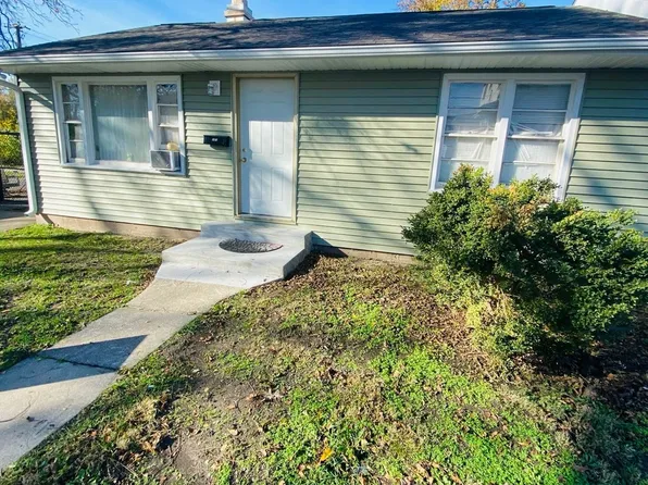 1184 E Merchant St, Kankakee, IL 60901