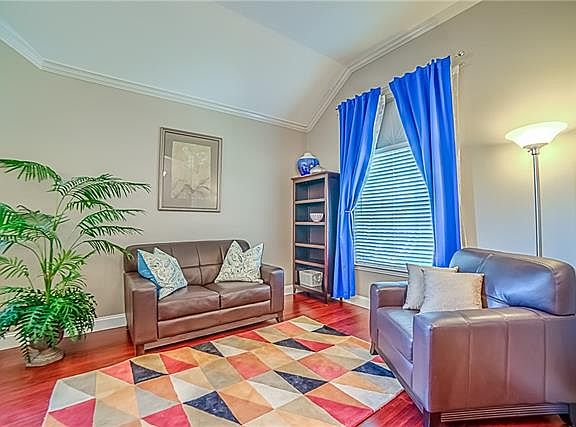 4th image of 106 Bay Meadows Dr