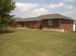 1712 N Sanders Valley Rd, Nixa, MO 65714