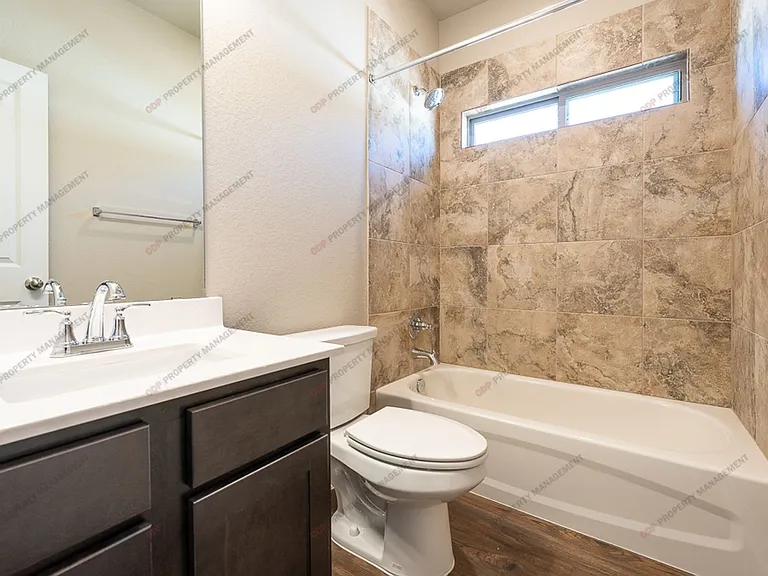 1242 Lakeway Crossing Dr — Photo 14