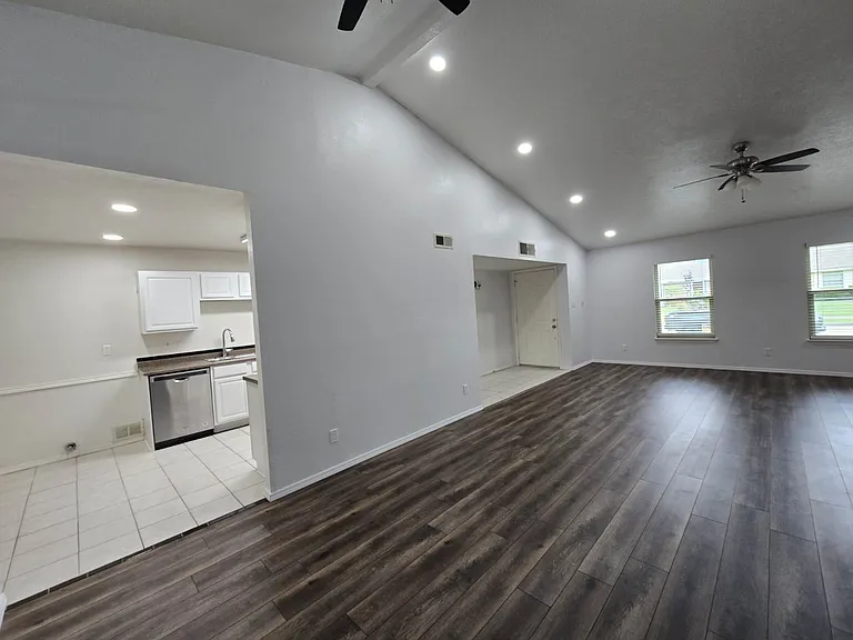 4408 Larner St — Photo 11