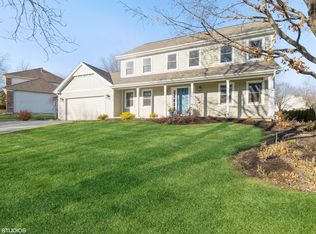 2412 Knowlton Dr, Dundee, IL 60118