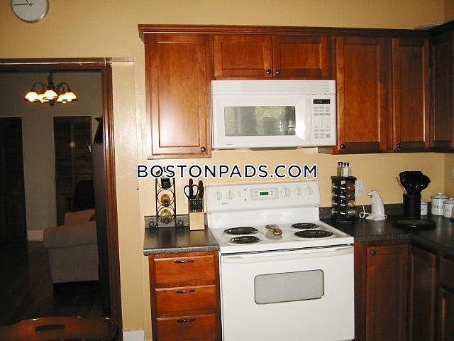 2nd image of 1408 Commonwealth Ave #U19