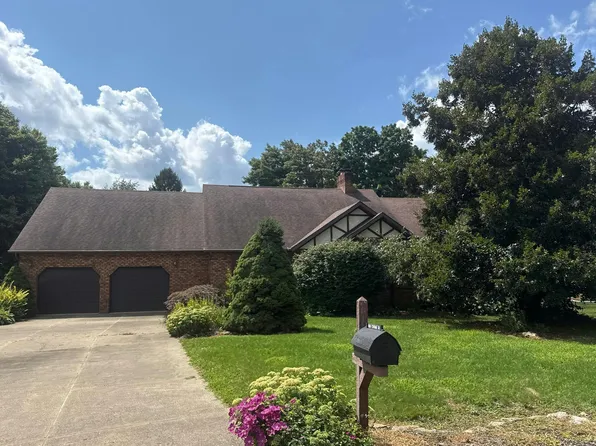 6899 Corrine Dr NW, Canton, OH 44718