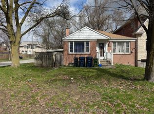 204 Cameron Ave, Toronto, ON M2N 1E5