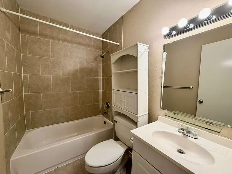 7322 Oak Manor Dr #54 — Photo 16