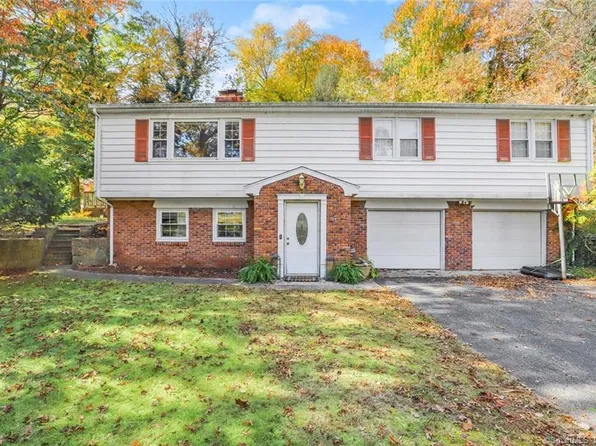 54 Little John Lane, Stamford, CT 06907