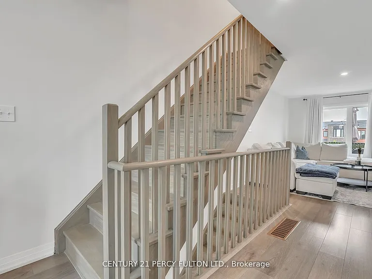 89 Fairlane Ave — Photo 11