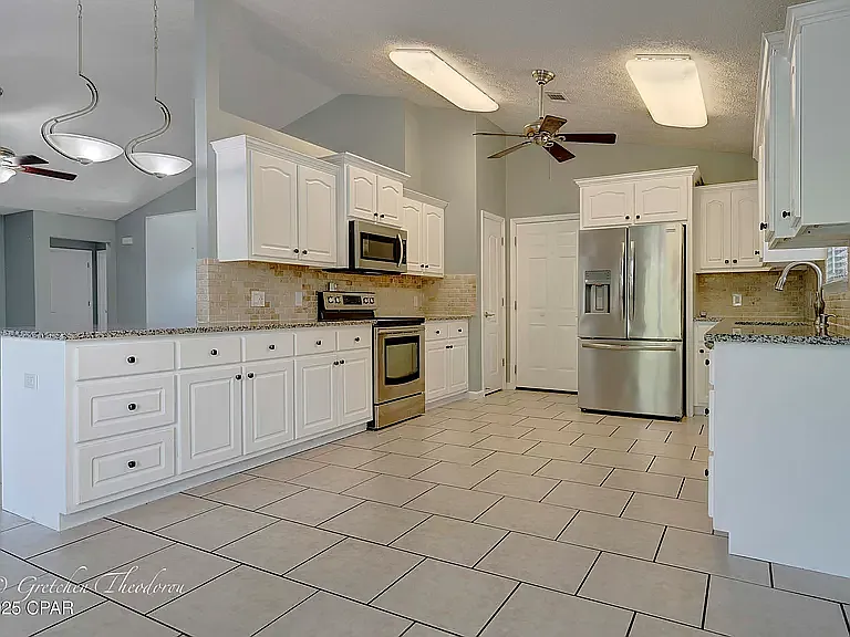 4704 Shannon Ln — Photo 12